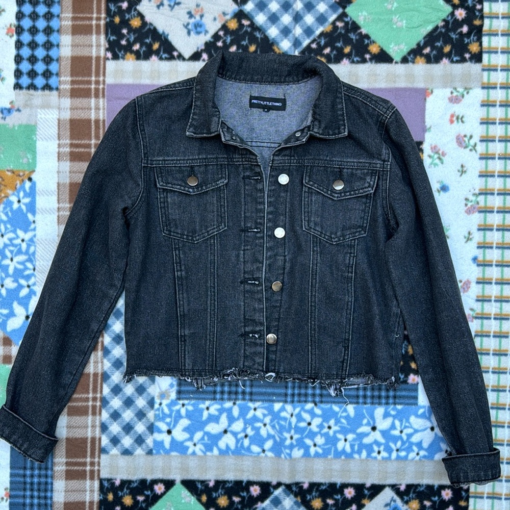 Pretty Little Thing, Black Cropped Jean Jacket